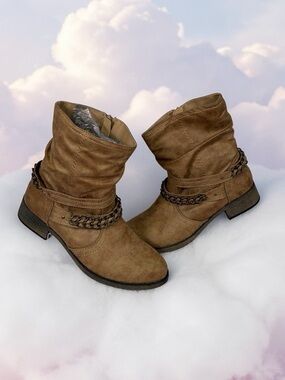 SODA ankle boots 🥾 Size 10 💕